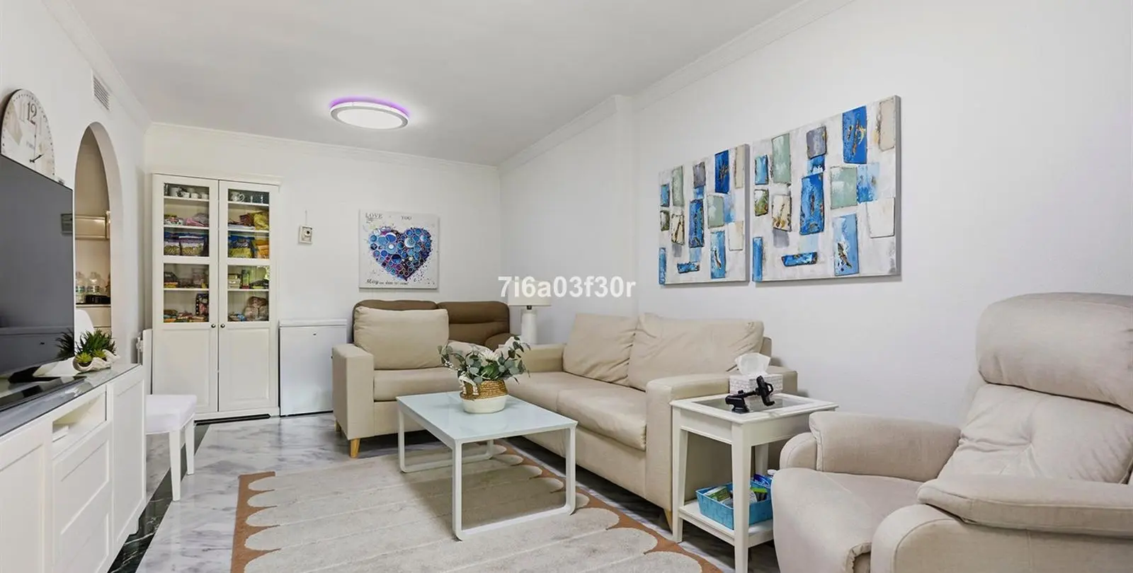 Sale of middle floor apartment in Puerto Banús 18