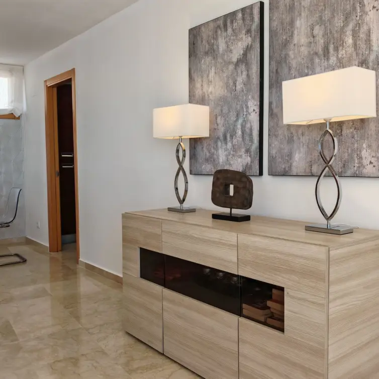 Sale of middle floor apartment in Altos de los Monteros
