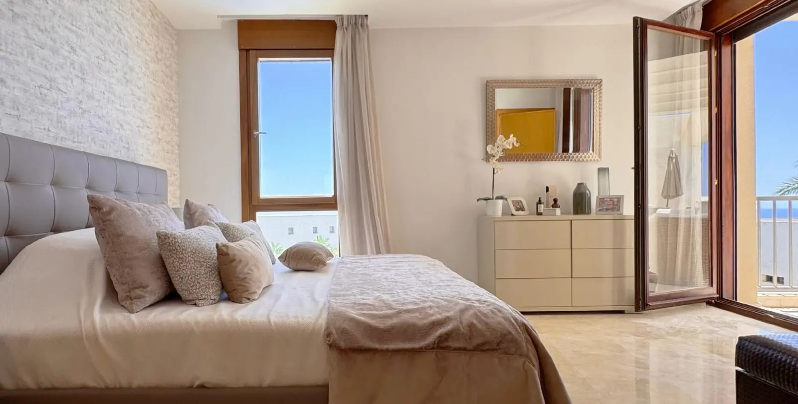 Продажа апартаментов на среднем этаже в Altos de los Monteros 8