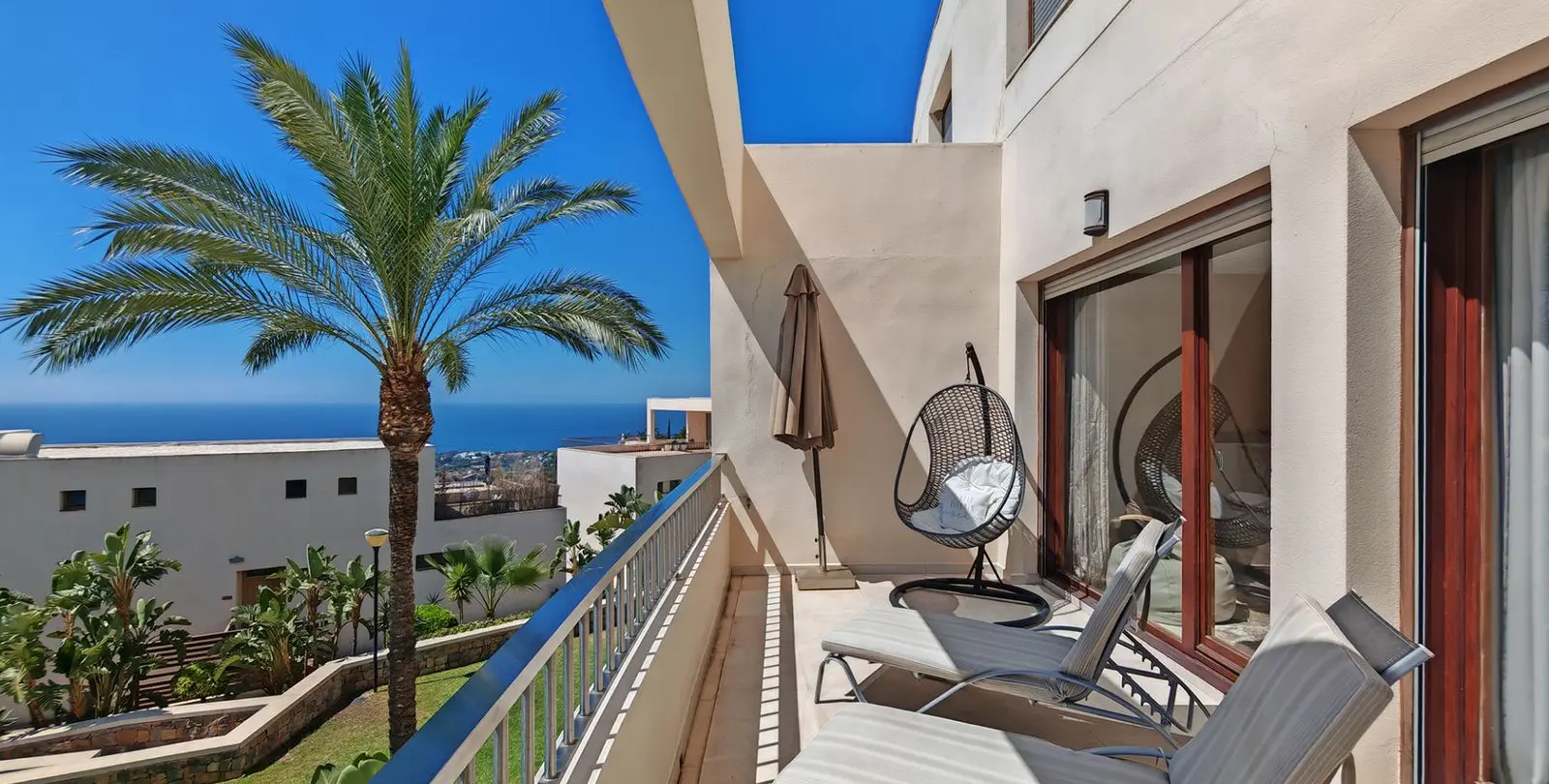 Продажа апартаментов на среднем этаже в Altos de los Monteros 16