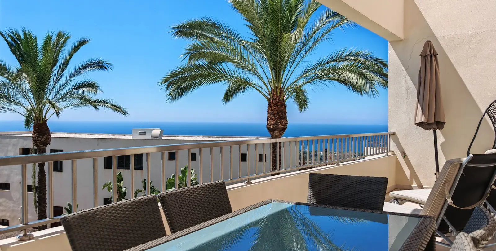 Продажа апартаментов на среднем этаже в Altos de los Monteros 17