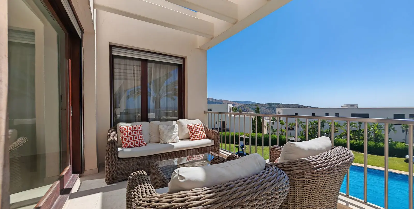 Продажа апартаментов на среднем этаже в Altos de los Monteros 18