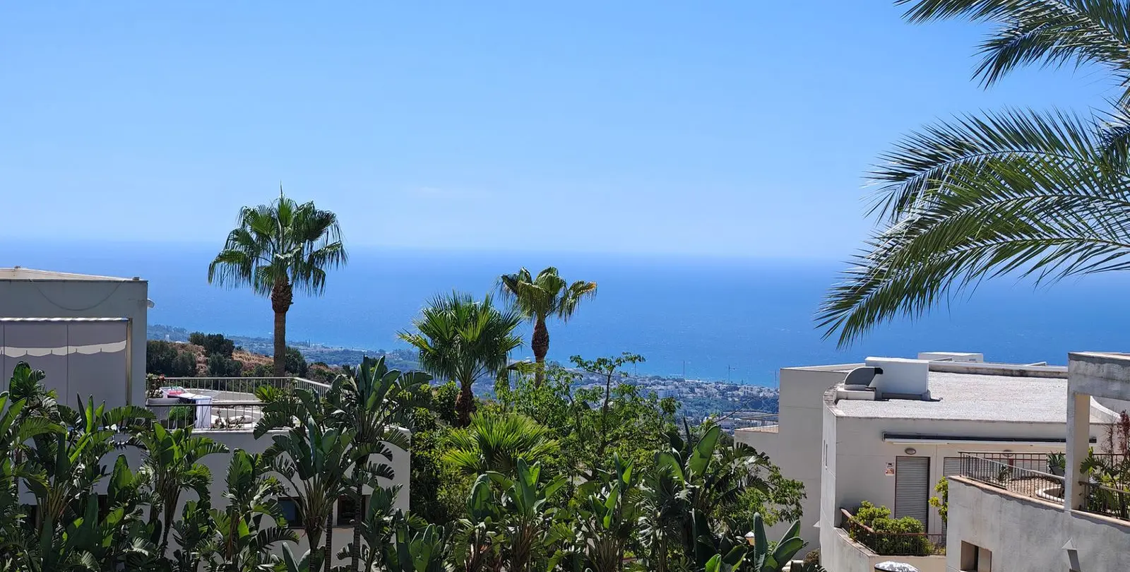 Продажа апартаментов на среднем этаже в Altos de los Monteros 20