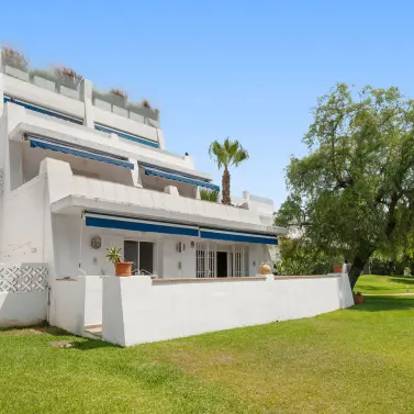 Sale of ground floor apartment in Nueva Andalucía