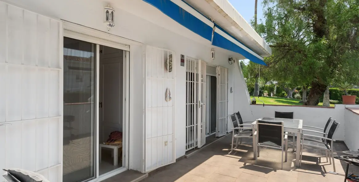 Sale of ground floor apartment in Nueva Andalucía 5