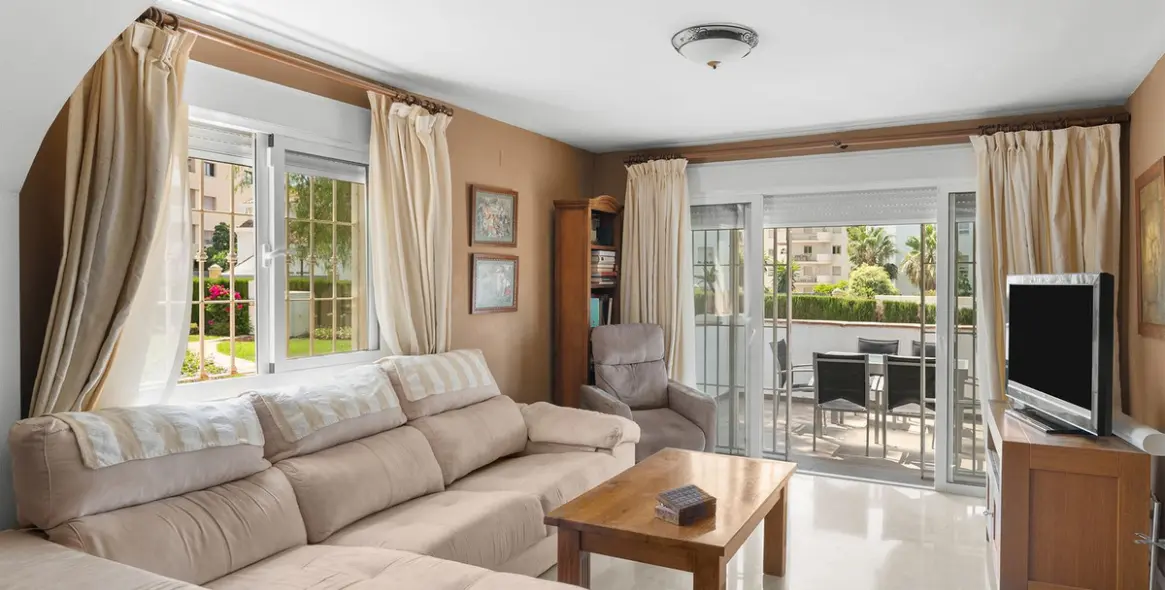 Sale of ground floor apartment in Nueva Andalucía 6