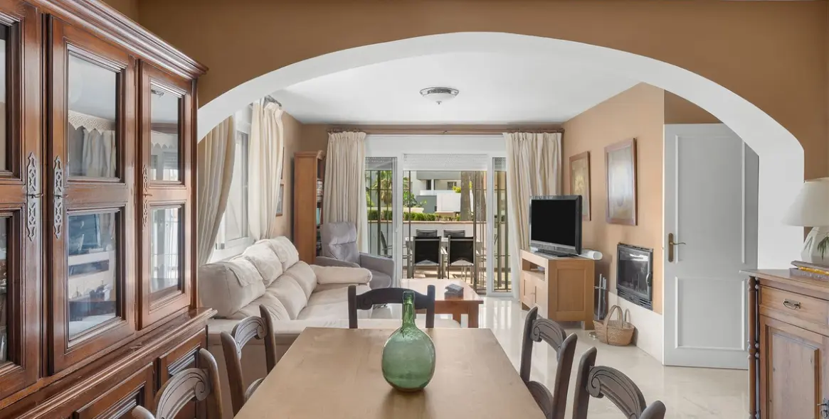 Sale of ground floor apartment in Nueva Andalucía 7