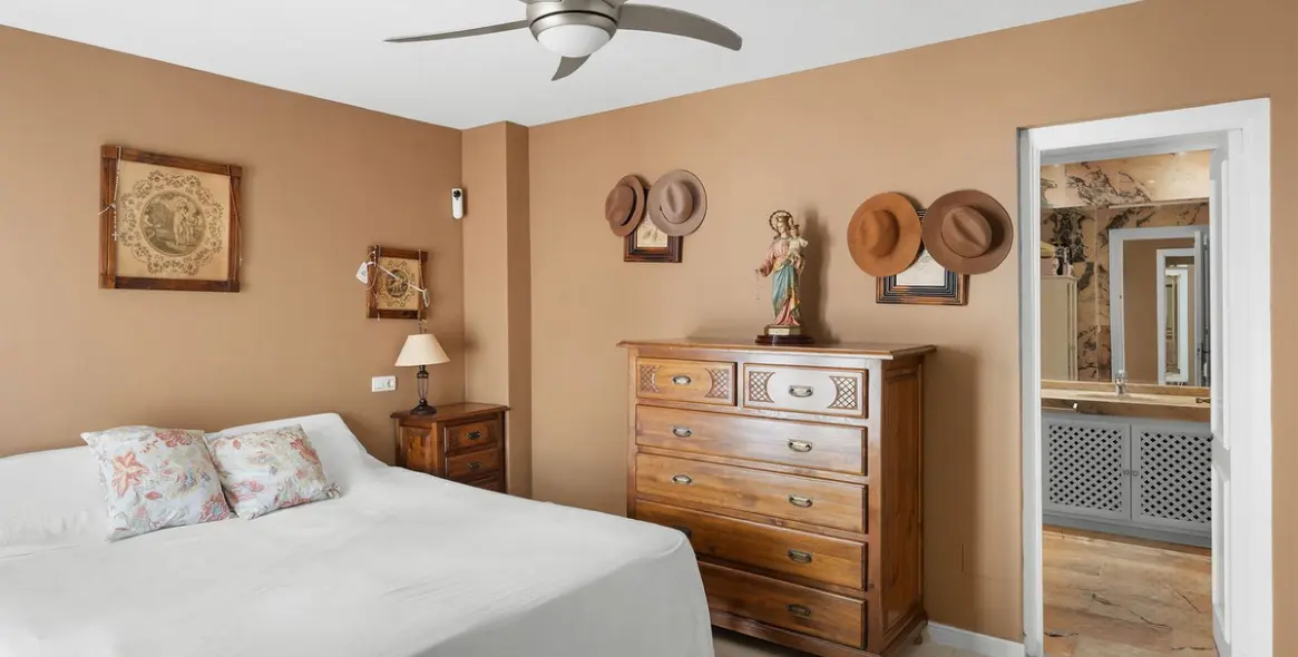 Sale of ground floor apartment in Nueva Andalucía 12