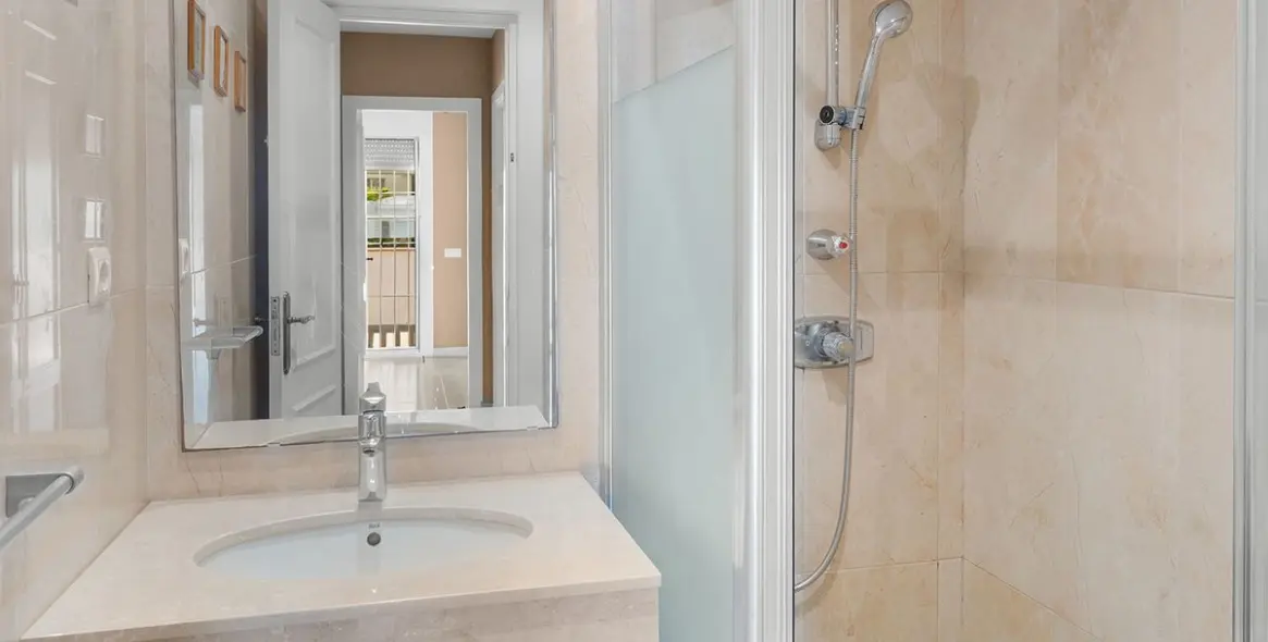 Sale of ground floor apartment in Nueva Andalucía 21