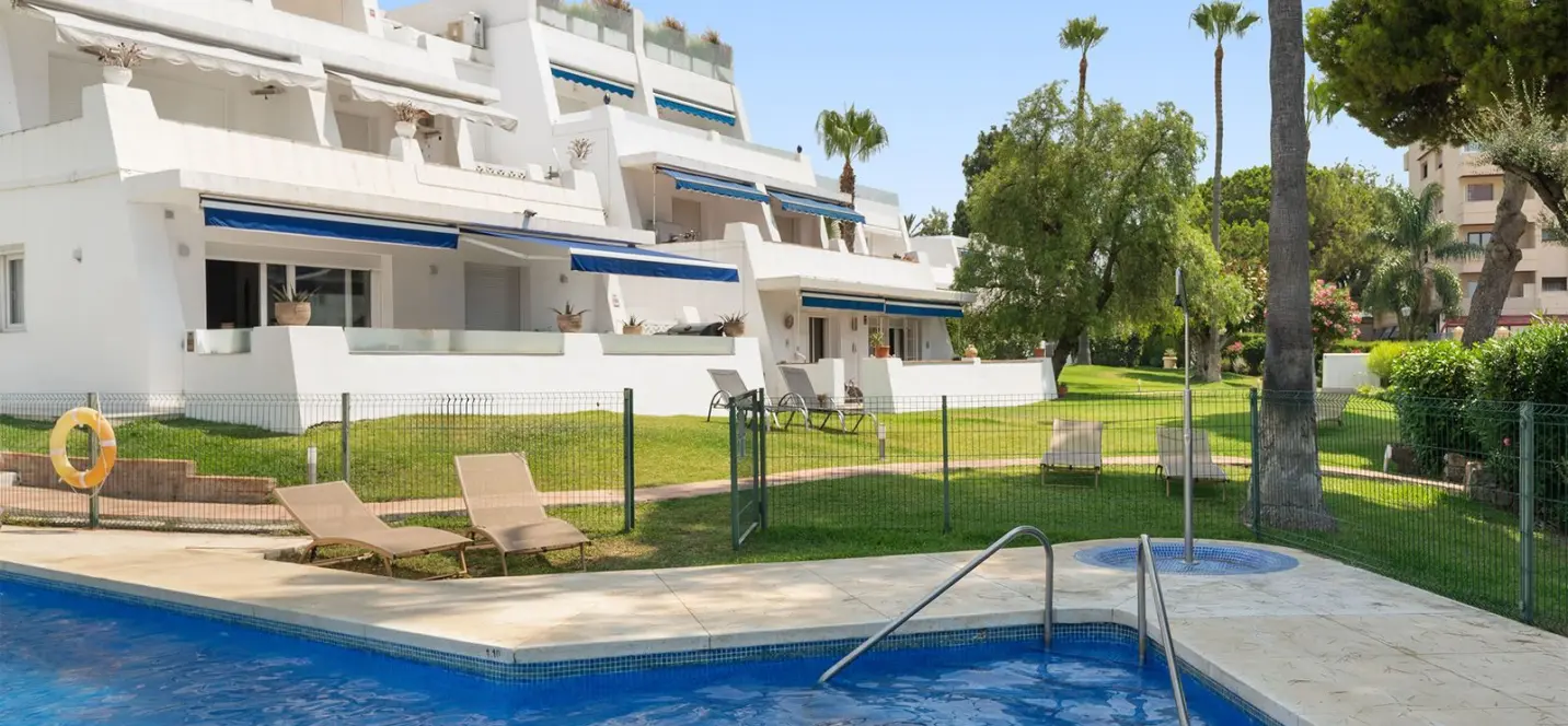 Sale of ground floor apartment in Nueva Andalucía 0