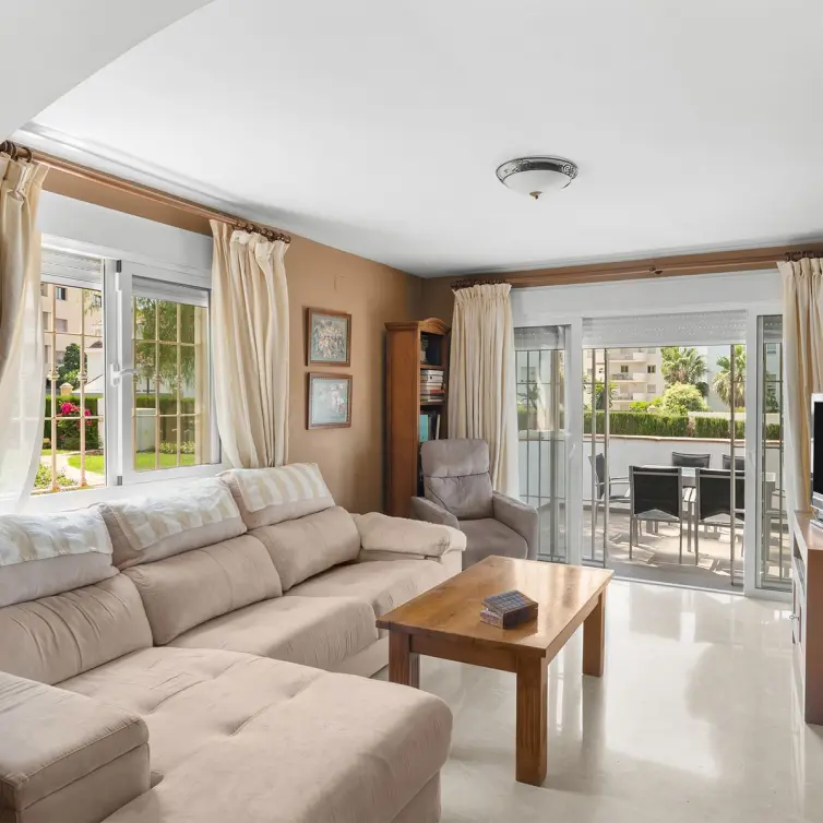 Sale of ground floor apartment in Nueva Andalucía