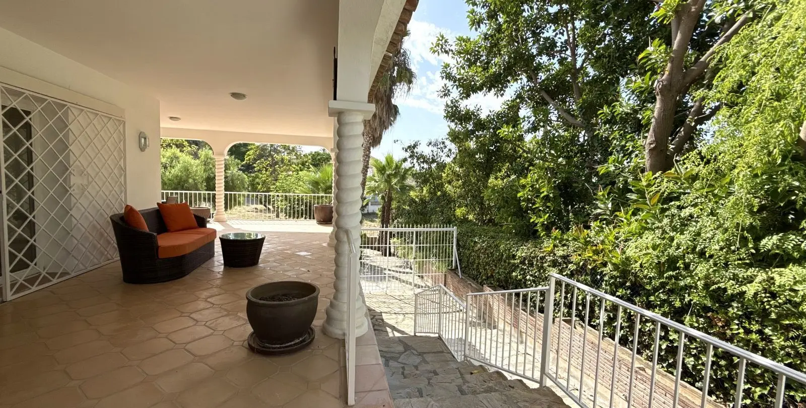 Продажа дома на две семьи в San Pedro de Alcántara 1