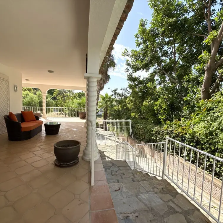 Продажа дома на две семьи в San Pedro de Alcántara