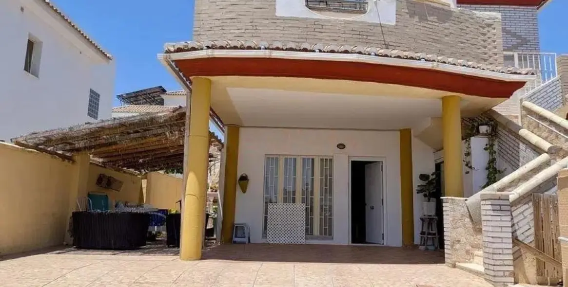 Venta de villa independiente en El Tomillar 2