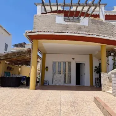 Venta de villa independiente en El Tomillar