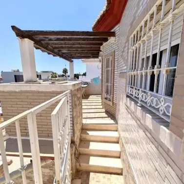 Venta de villa independiente en El Tomillar