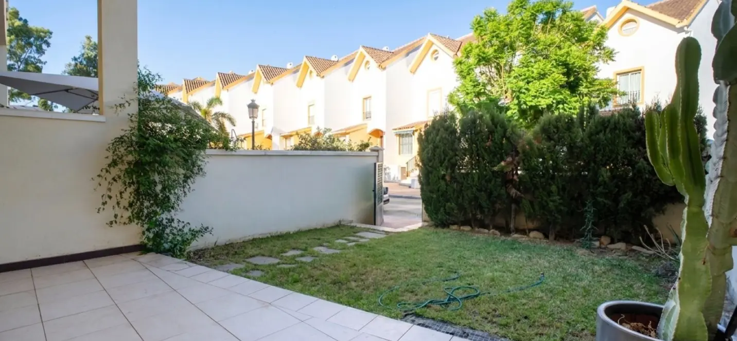 Продажа таунхауса в Estepona 1