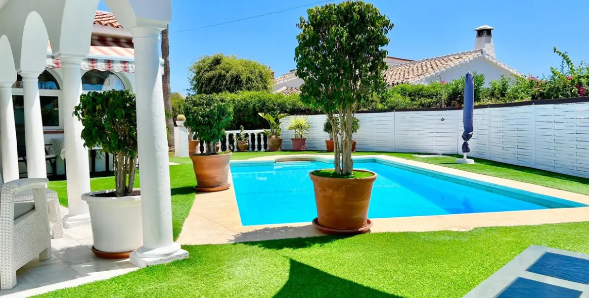 Venta de villa independiente en El Faro 1