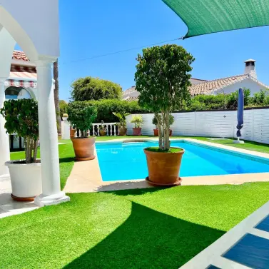 Venta de villa independiente en El Faro