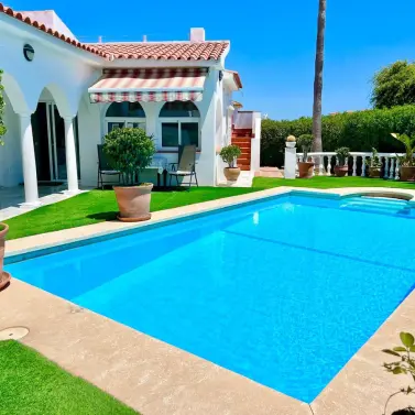 Venta de villa independiente en El Faro