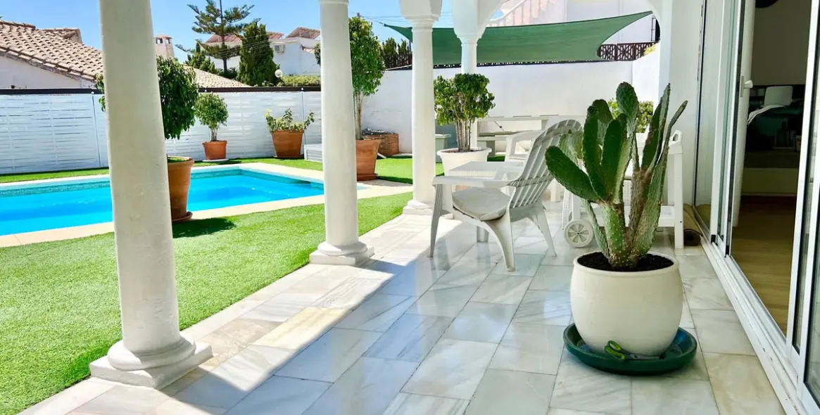 Venta de villa independiente en El Faro 10