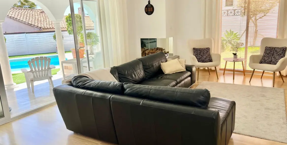 Venta de villa independiente en El Faro 21