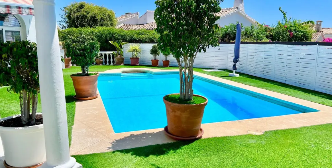 Venta de villa independiente en El Faro 23