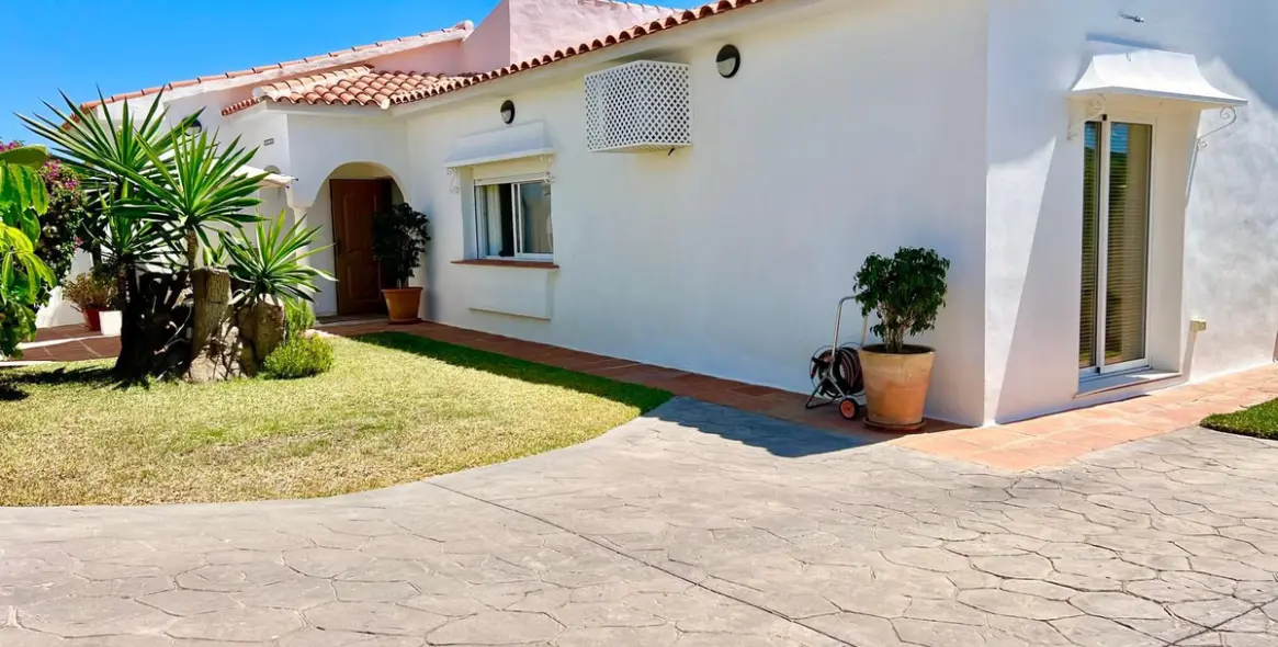 Venta de villa independiente en El Faro 33