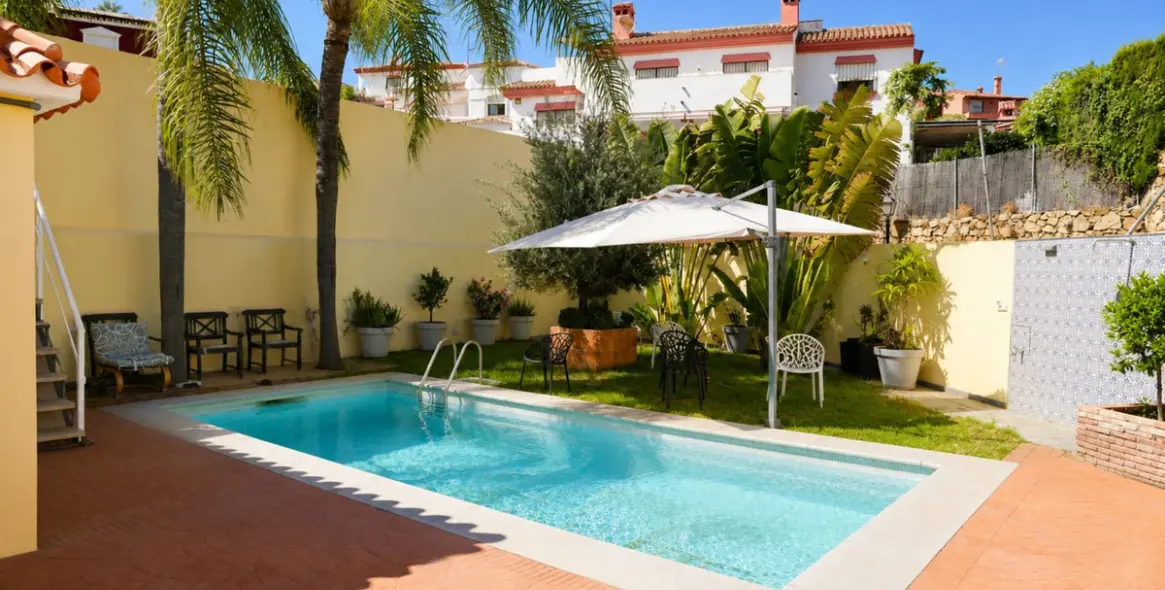 Venta de villa independiente en Marbella 1
