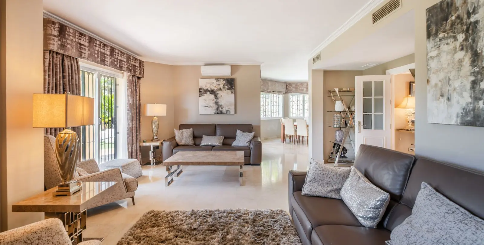 Sale of townhouse in Benahavís 2