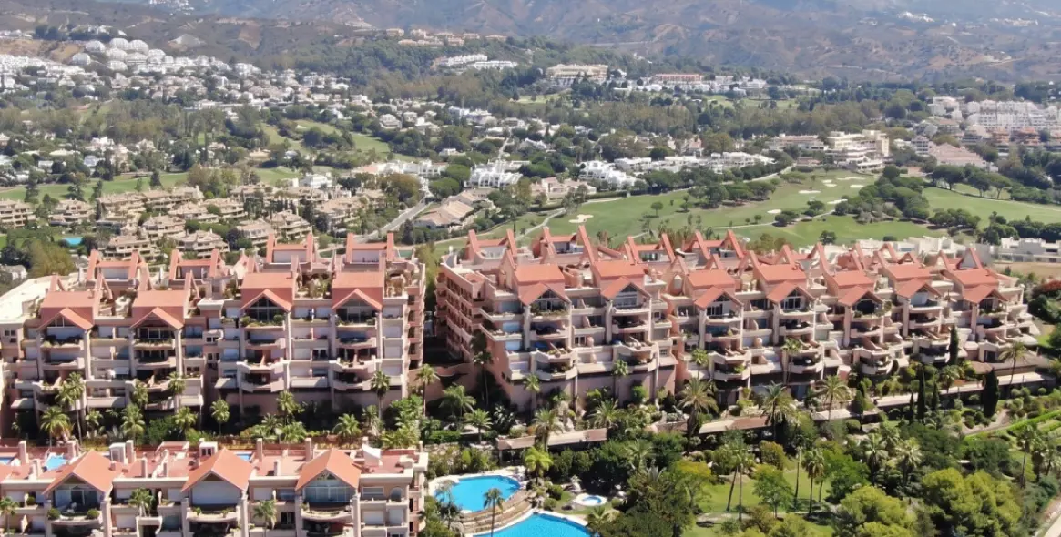 Venta de ático dúplex en Nueva Andalucía 1
