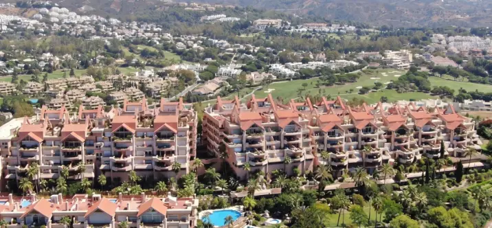 Venta de ático dúplex en Nueva Andalucía 0