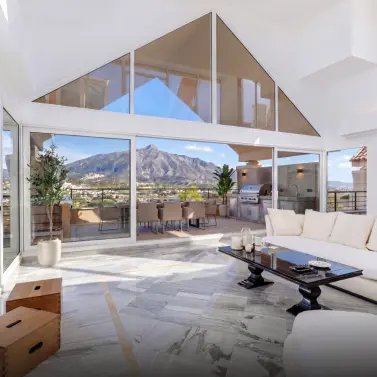 Venta de ático dúplex en Nueva Andalucía
