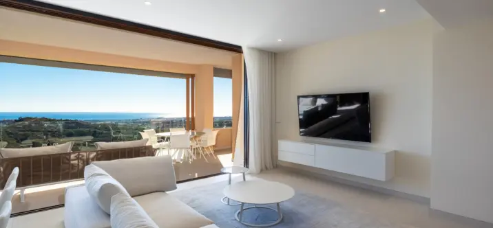 Short-term rent of middle floor apartment in La Quinta 3