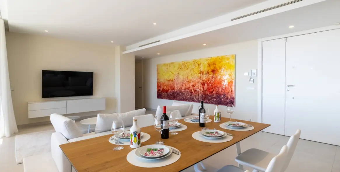 Short-term rent of middle floor apartment in La Quinta 5