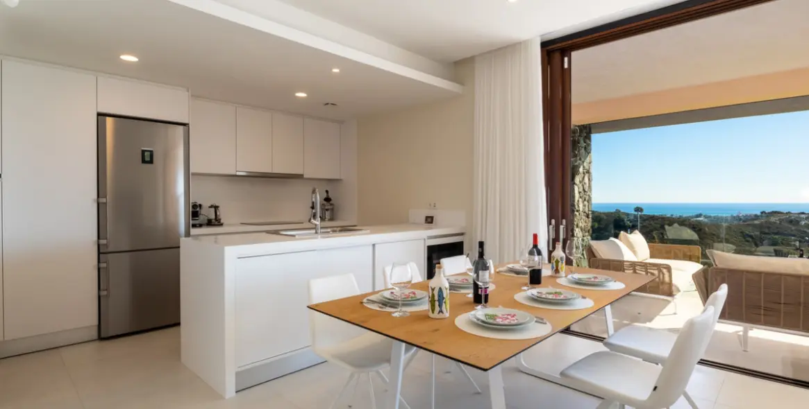 Short-term rent of middle floor apartment in La Quinta 7