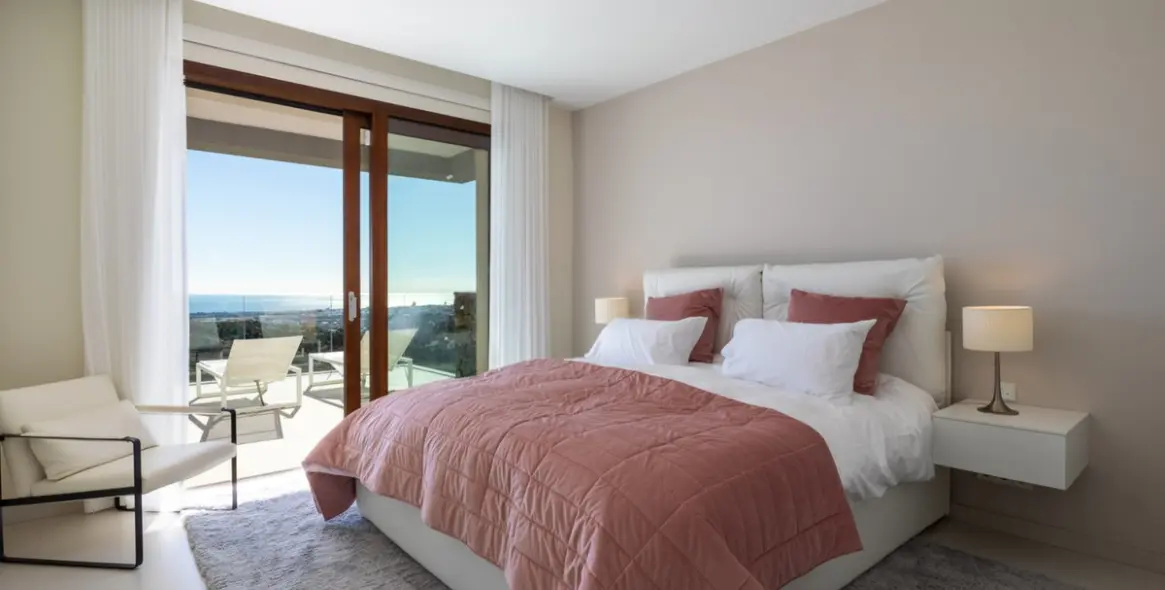 Short-term rent of middle floor apartment in La Quinta 12
