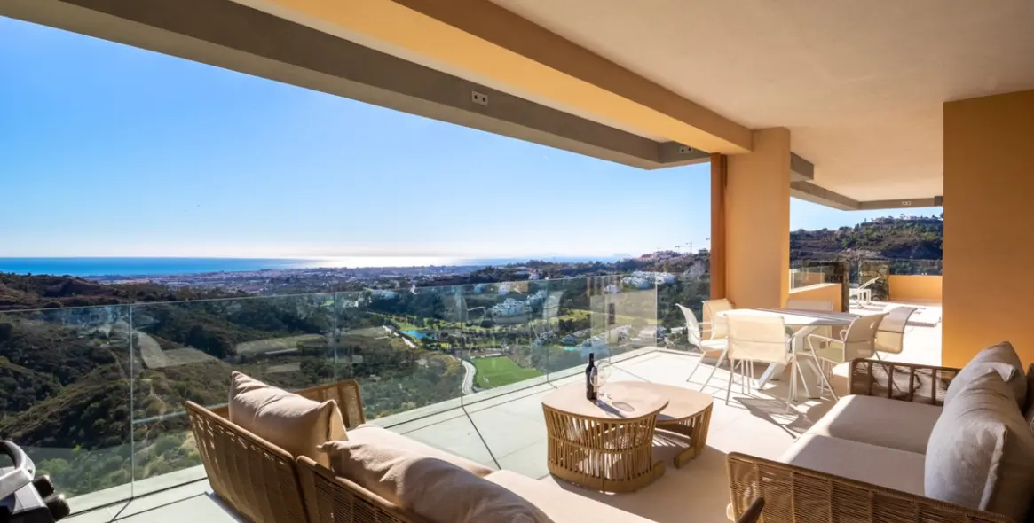 Short-term rent of middle floor apartment in La Quinta 20
