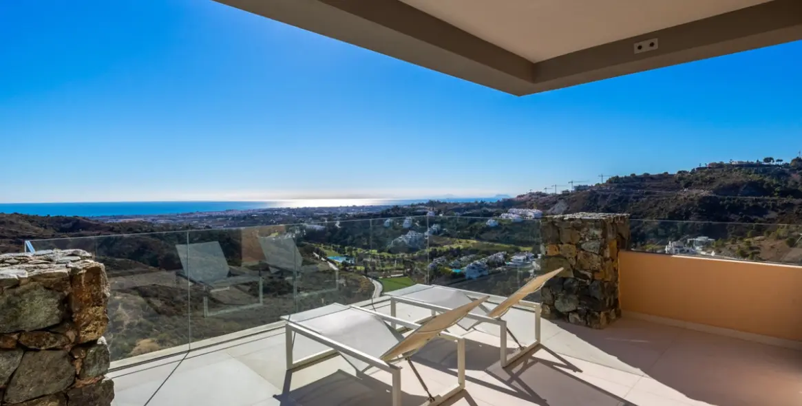 Short-term rent of middle floor apartment in La Quinta 27