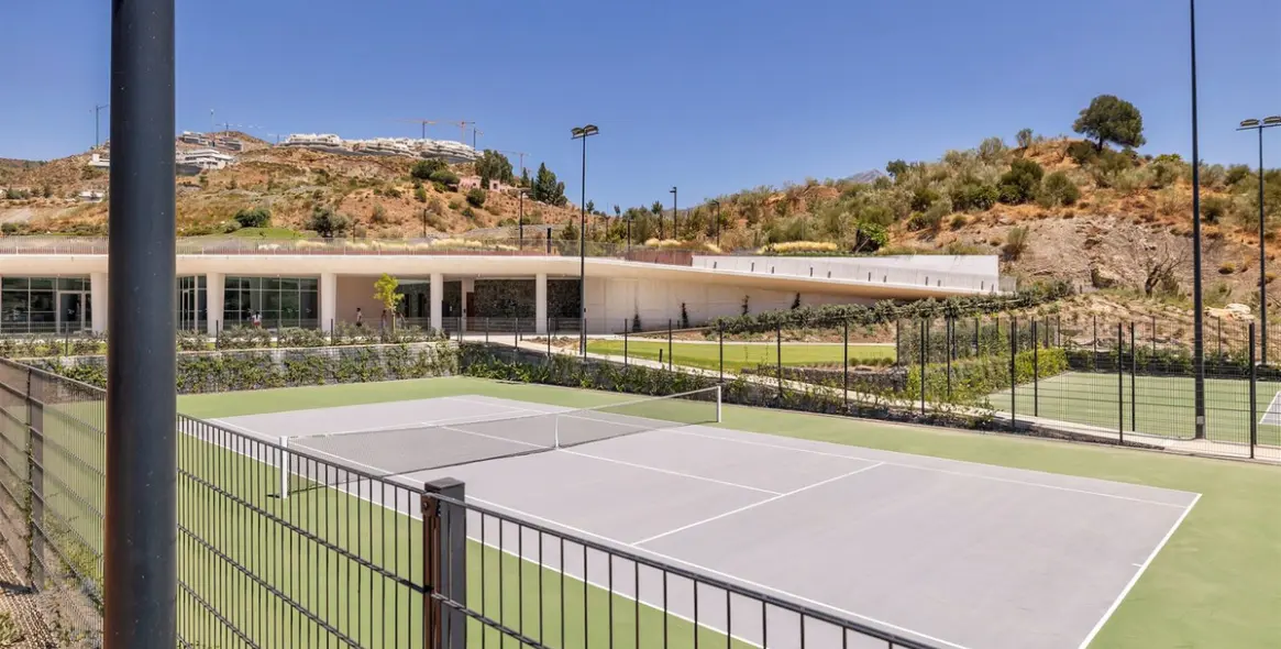 Short-term rent of middle floor apartment in La Quinta 84