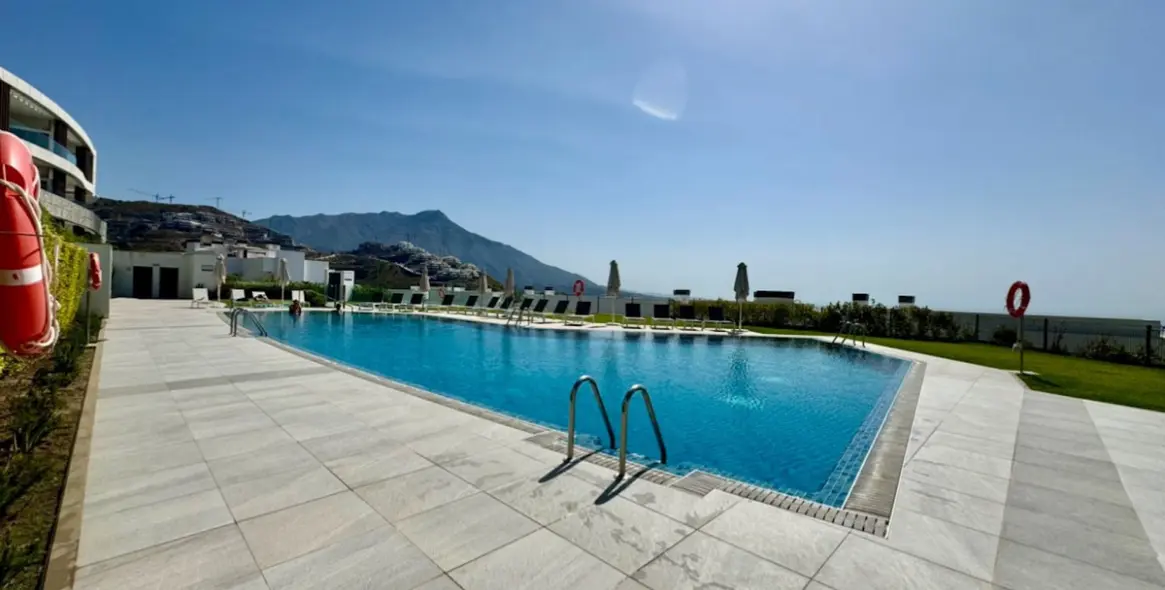 Long-term rent of middle floor apartment in La Quinta 19