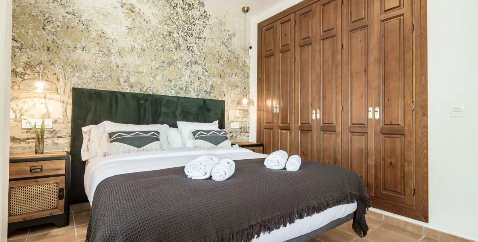 Long-term rent of detached villa in New Golden Mile 21