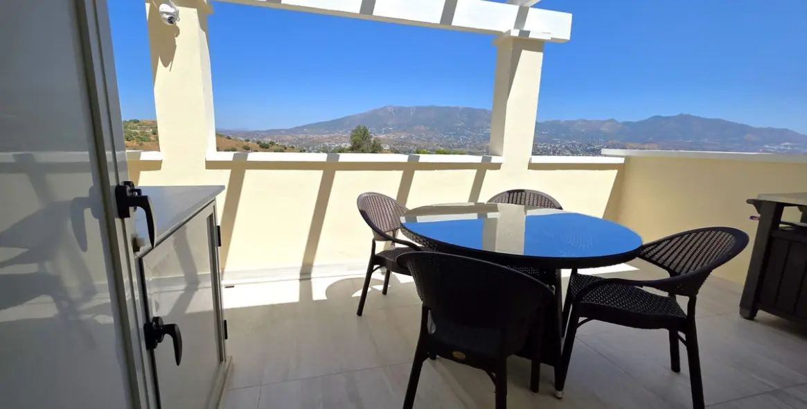Venta de ático en Cerros del Aguila 21