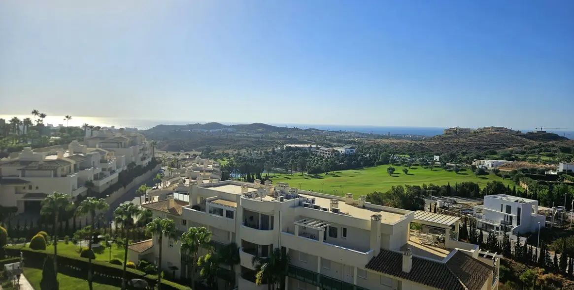 Venta de ático en Cerros del Aguila 28
