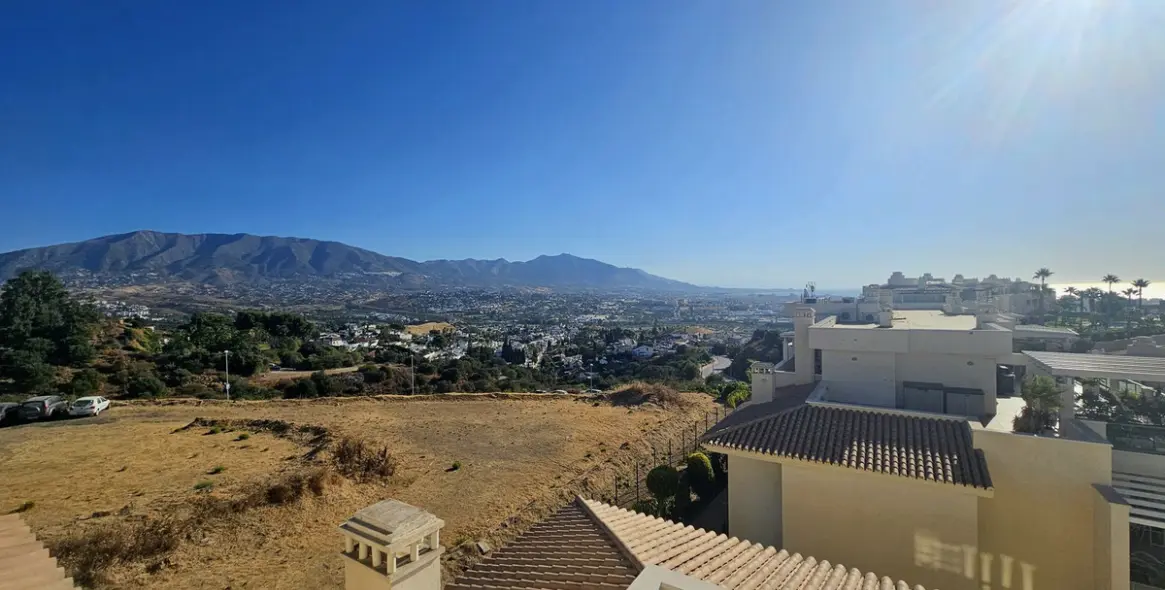 Venta de ático en Cerros del Aguila 31