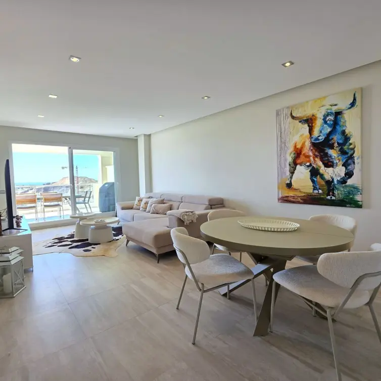 Sale of penthouse in Cerros del Aguila