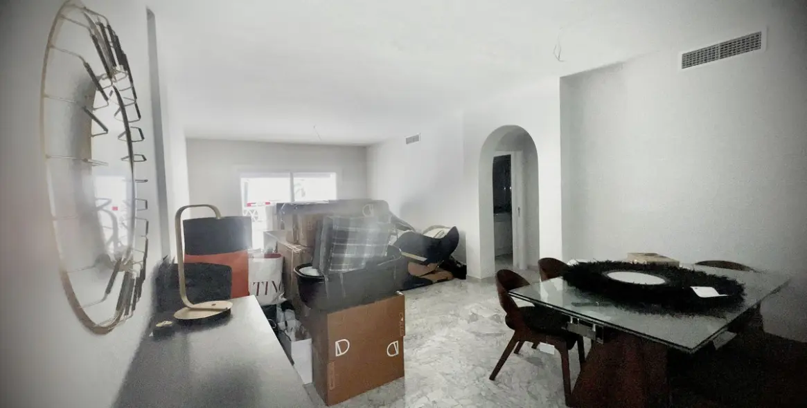Alquiler a largo plazo de apartamento en planta media en Puerto Banús 11