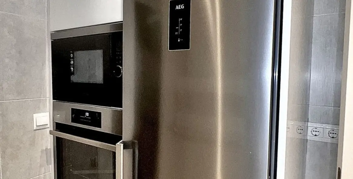 Alquiler a largo plazo de apartamento en planta media en Puerto Banús 17