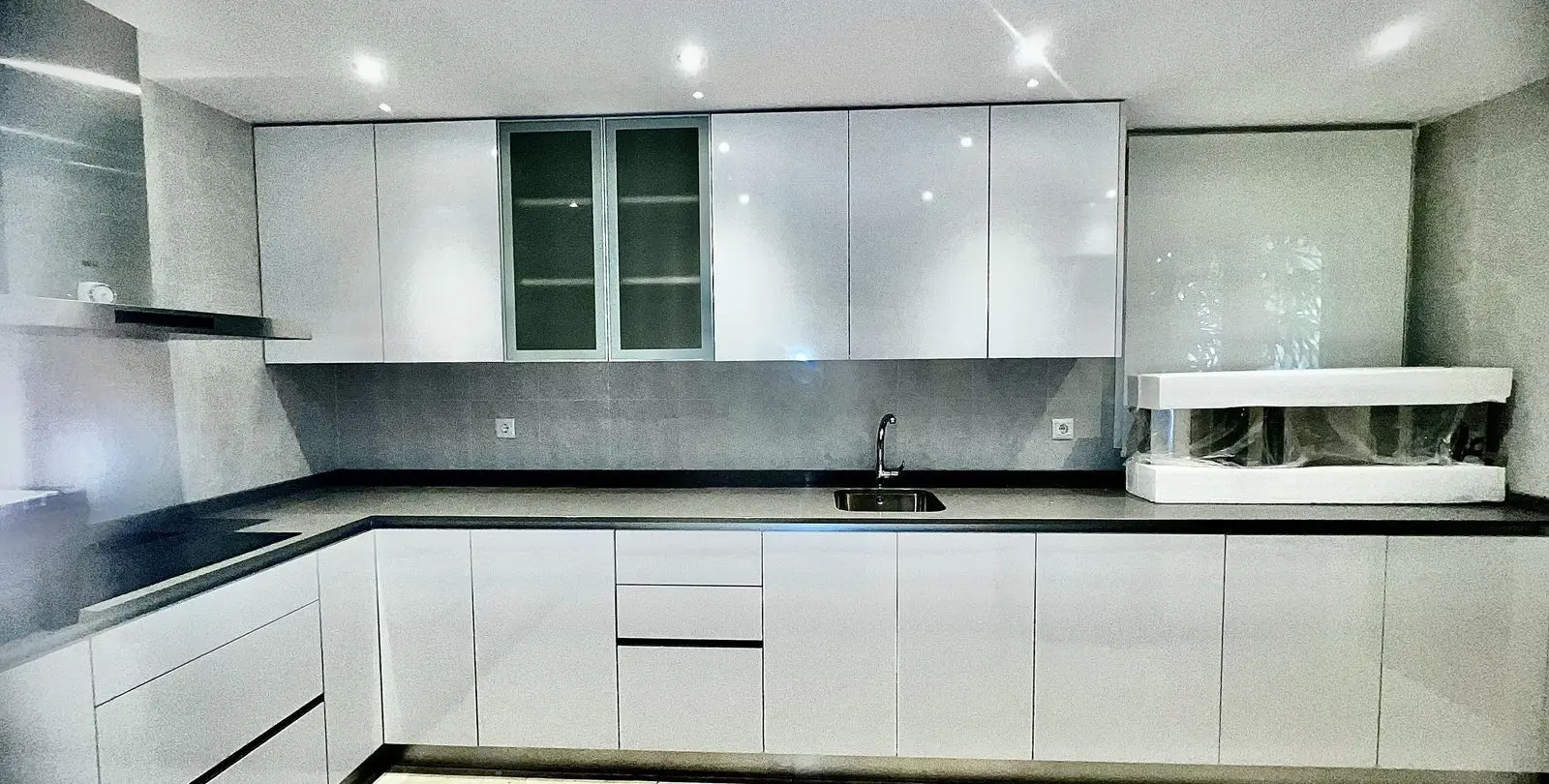 Long-term rent of middle floor apartment in Puerto Banús 15