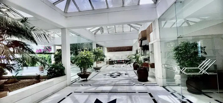 Long-term rent of middle floor apartment in Puerto Banús 1